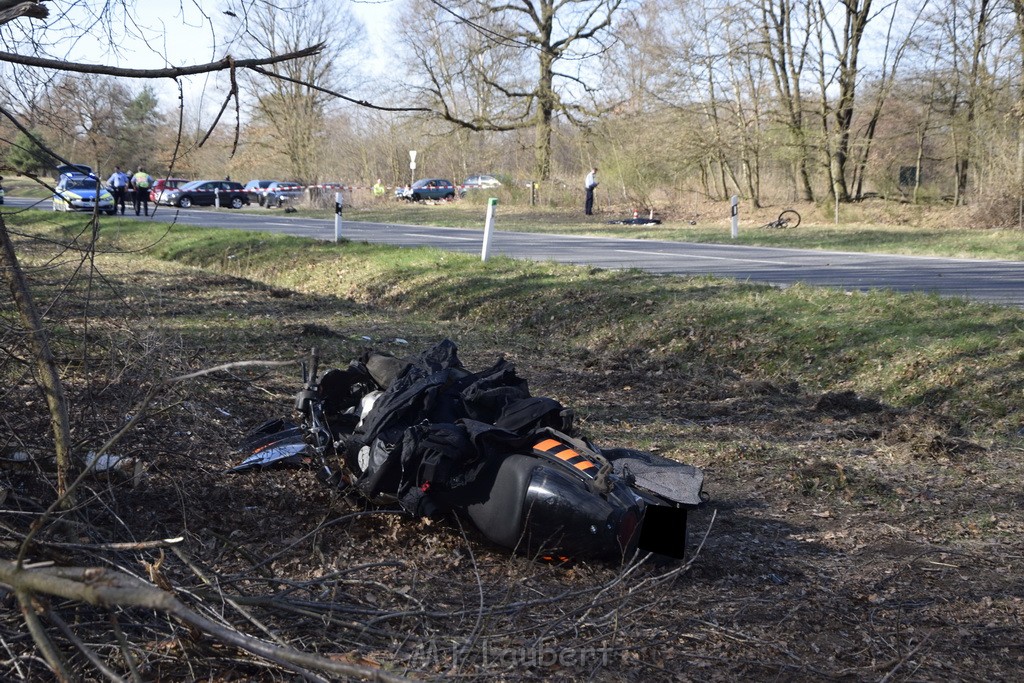 Schwerer VU Krad Fahrrad Koeln Porz Alte Koelnerstr P124.JPG - Miklos Laubert